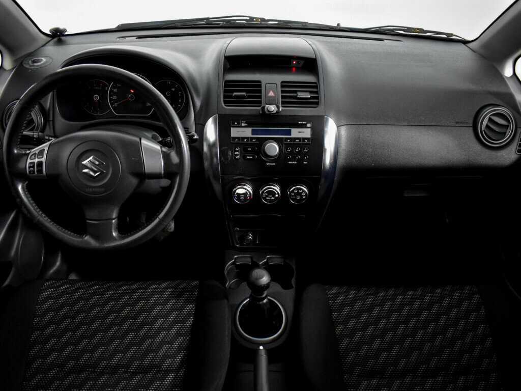 Купить Suzuki SX4 с пробегом. Фото: #11