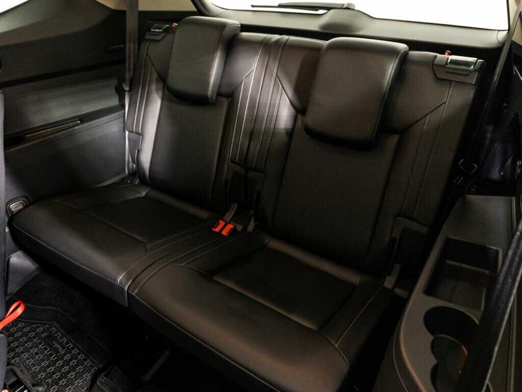 Купить Volkswagen Teramont с пробегом. Фото: #20