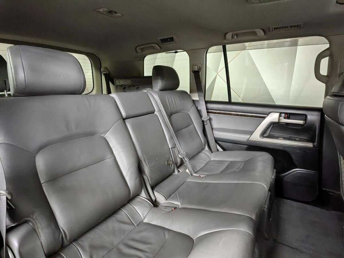 Купить Toyota Land Cruiser с пробегом. Фото: #12