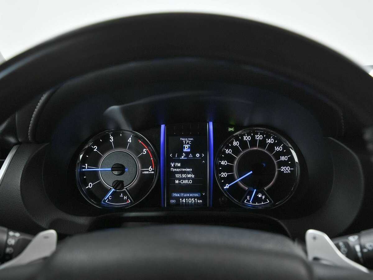 Купить Toyota Fortuner с пробегом. Фото: #6