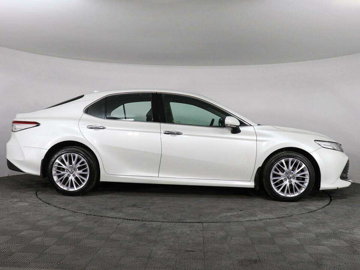 Купить Toyota Camry с пробегом. Фото: #3