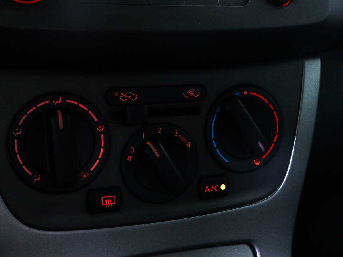 Купить Nissan Sentra с пробегом. Фото: #13