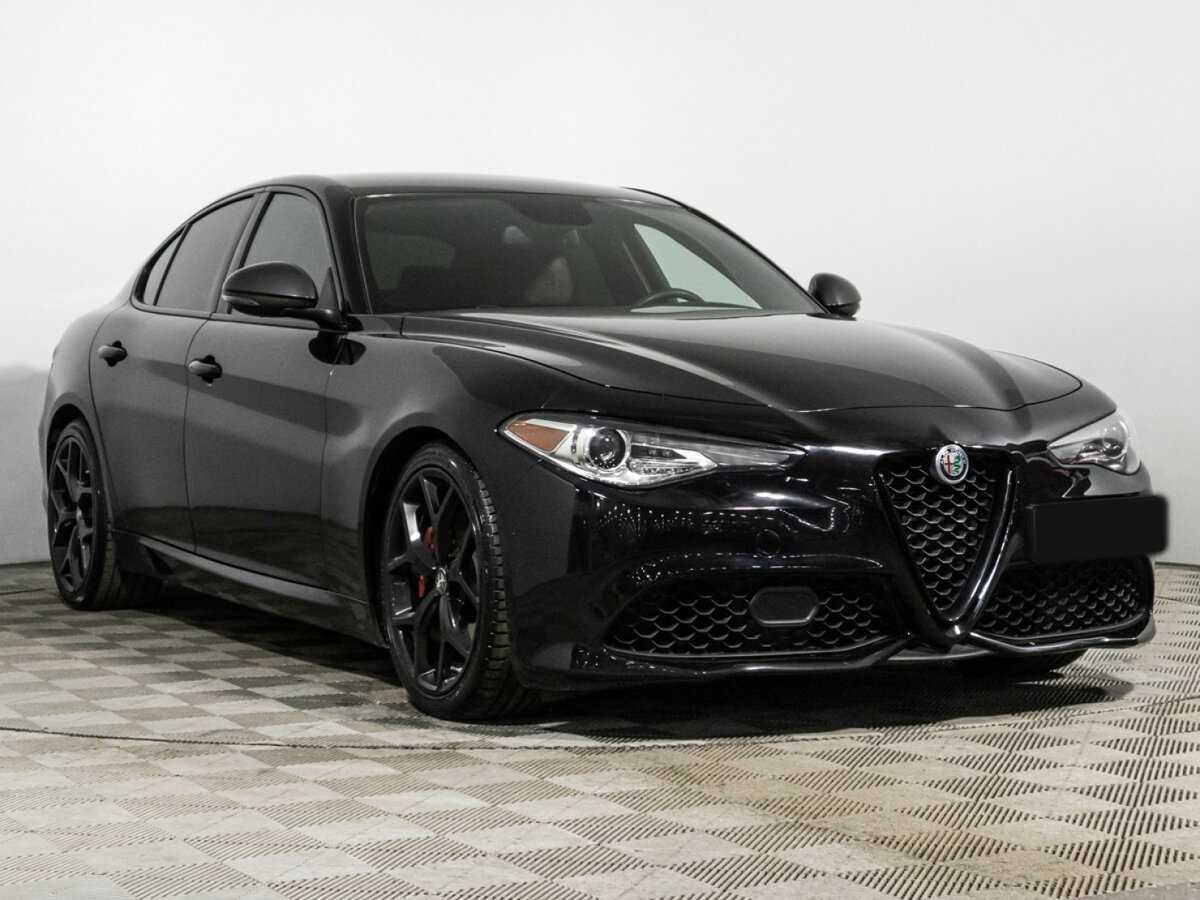 Купить Alfa Romeo Giulia с пробегом. Фото: #2