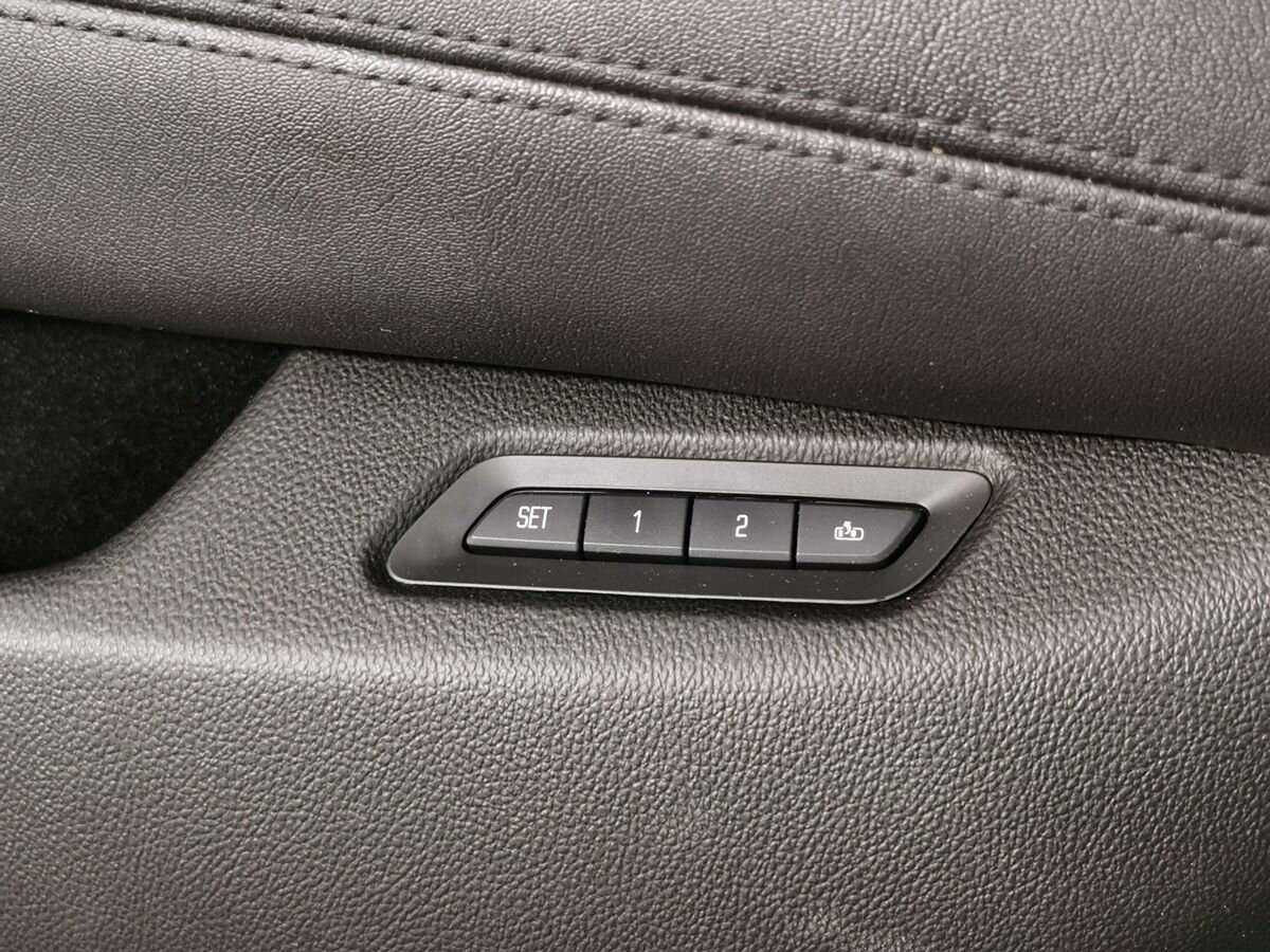 Купить Cadillac Escalade с пробегом. Фото: #16