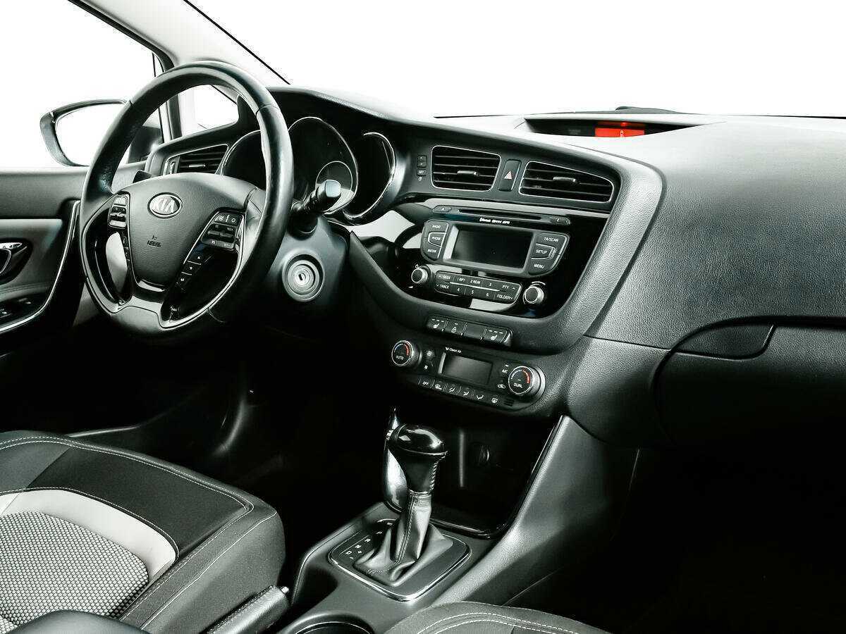 Купить Kia Ceed с пробегом. Фото: #8