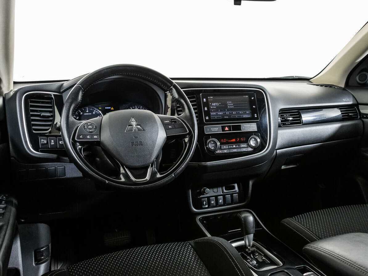 Купить Mitsubishi Outlander с пробегом. Фото: #8