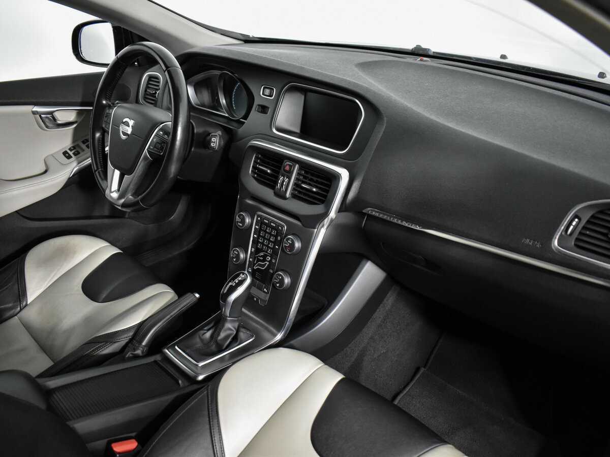 Купить Volvo V40 с пробегом. Фото: #13