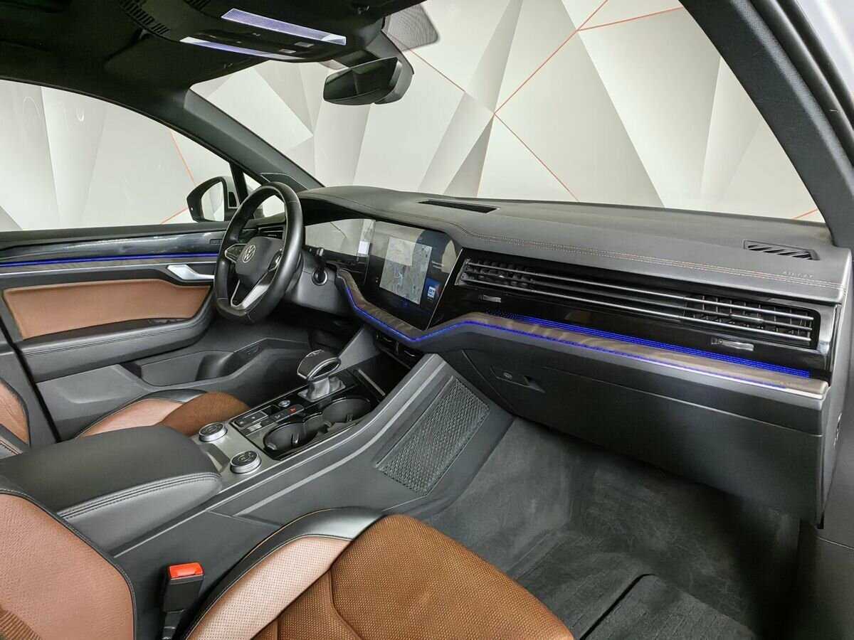 Купить Volkswagen Touareg с пробегом. Фото: #8