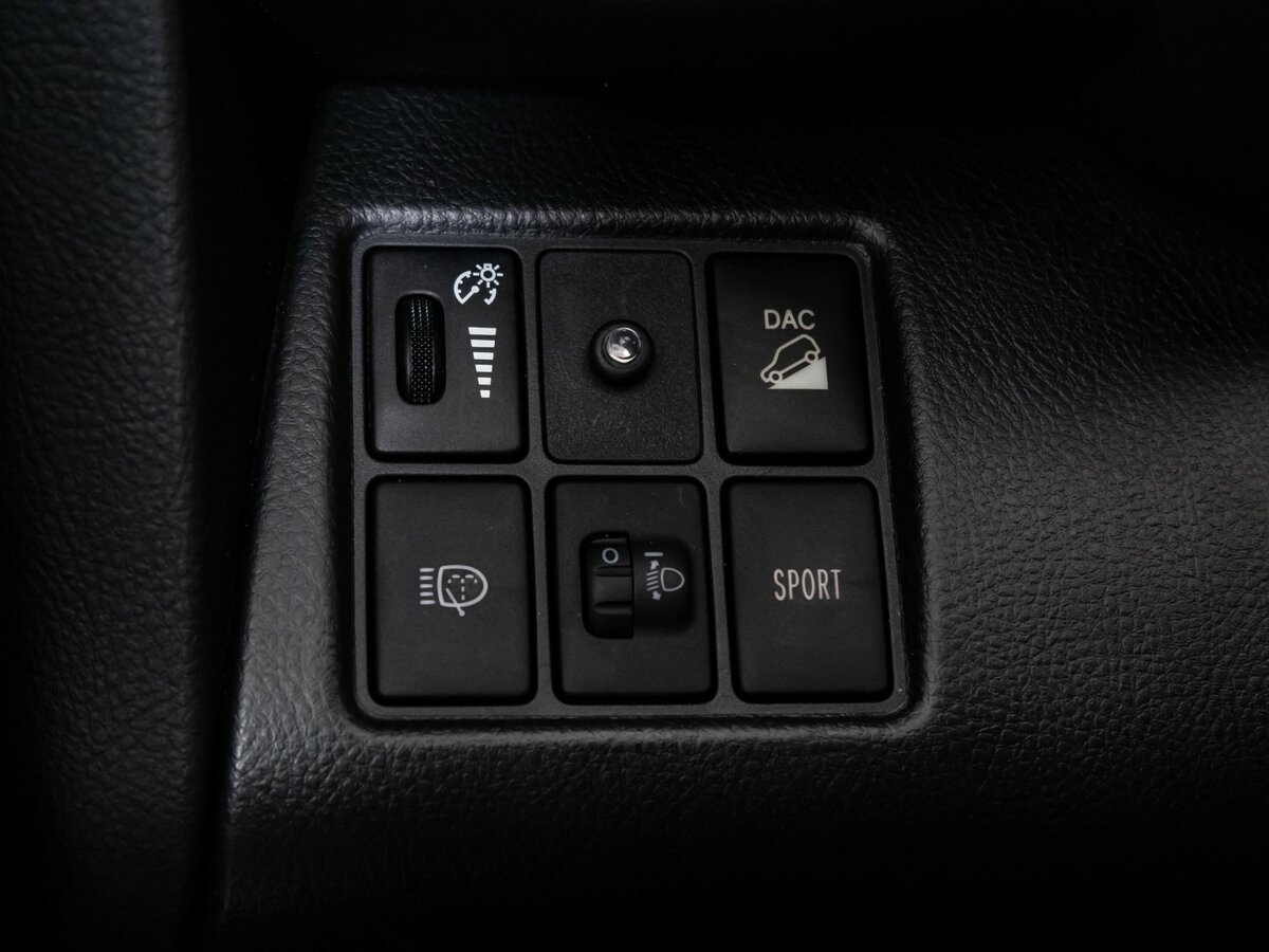Купить Toyota RAV4 с пробегом. Фото: #16