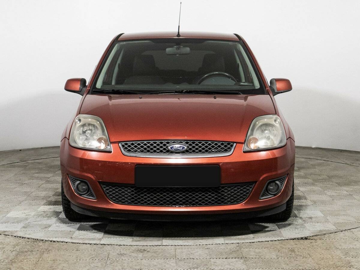 Купить Ford Fiesta с пробегом. Фото: #1