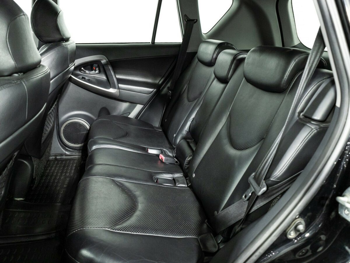 Купить Toyota RAV4 с пробегом. Фото: #9