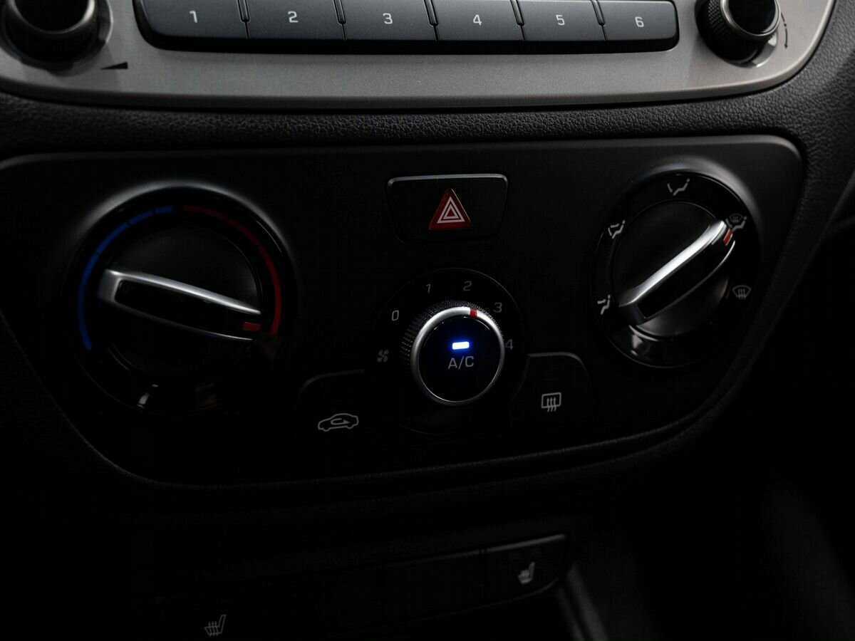 Купить Hyundai Solaris с пробегом. Фото: #21