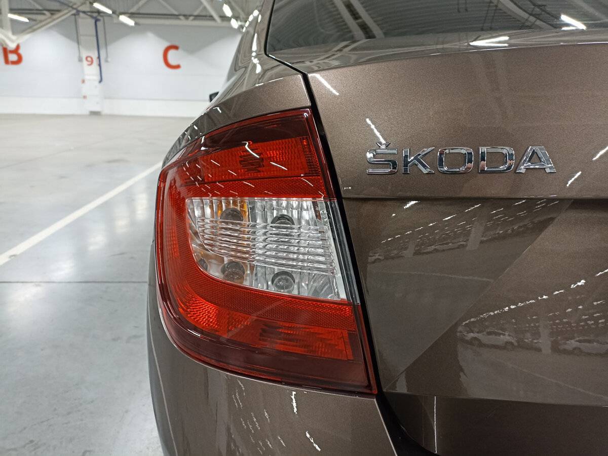 Купить Skoda Rapid с пробегом. Фото: #8