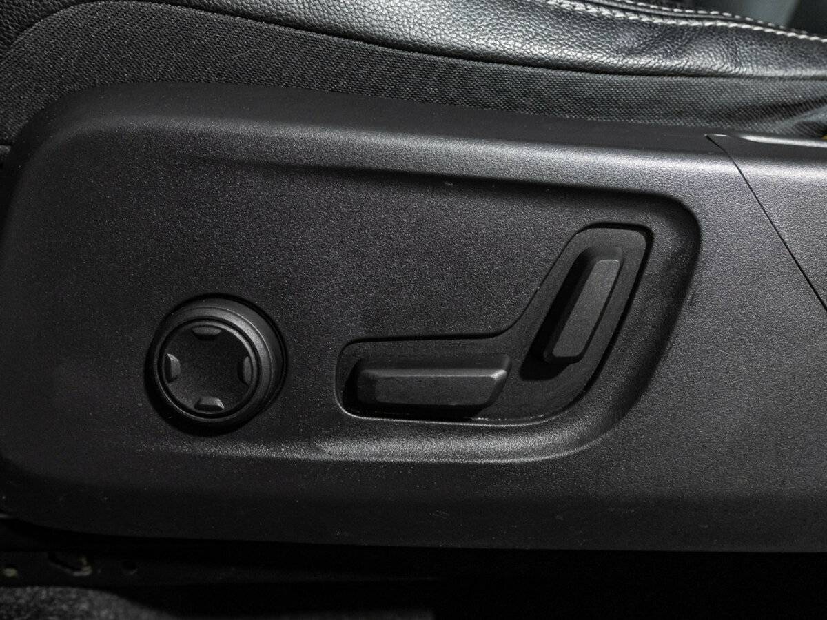 Купить Volvo XC40 с пробегом. Фото: #15