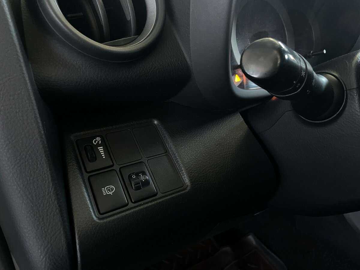 Купить Toyota RAV4 с пробегом. Фото: #12