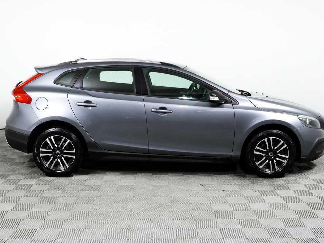 Купить Volvo V40 Cross Country с пробегом. Фото: #3