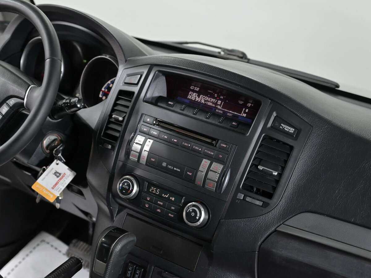 Купить Mitsubishi Pajero с пробегом. Фото: #13