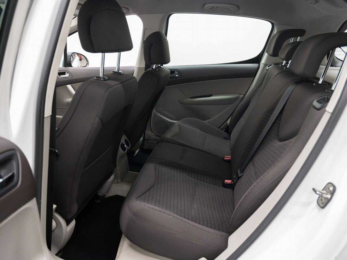 Купить Peugeot 308 с пробегом. Фото: #8