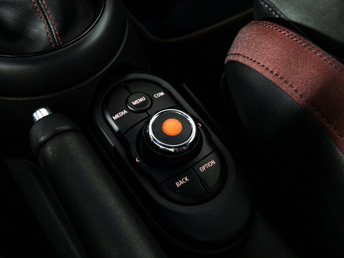 Купить Mini Hatch с пробегом. Фото: #17