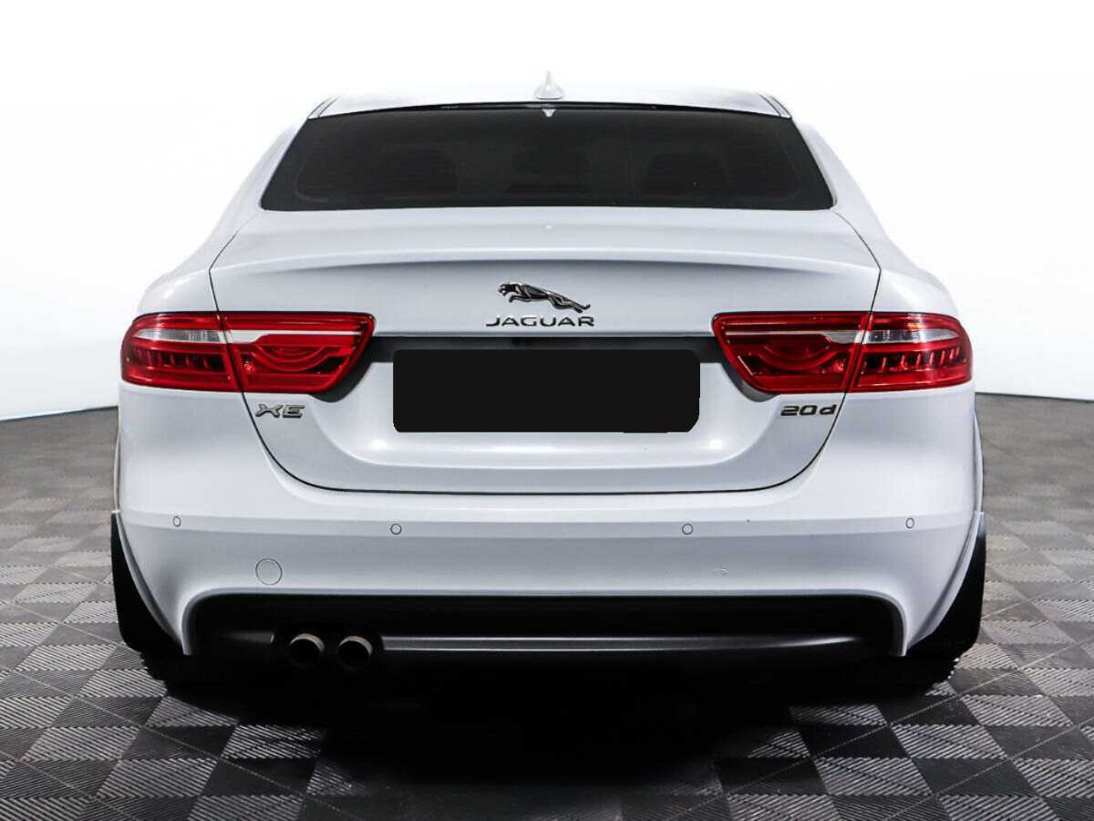 Купить Jaguar XE с пробегом. Фото: #5