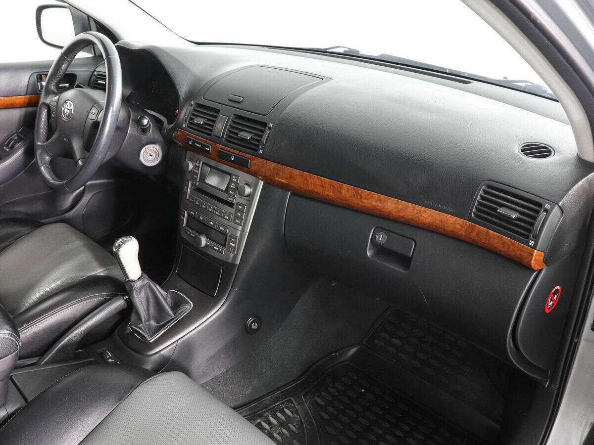 Купить Toyota Avensis с пробегом. Фото: #9