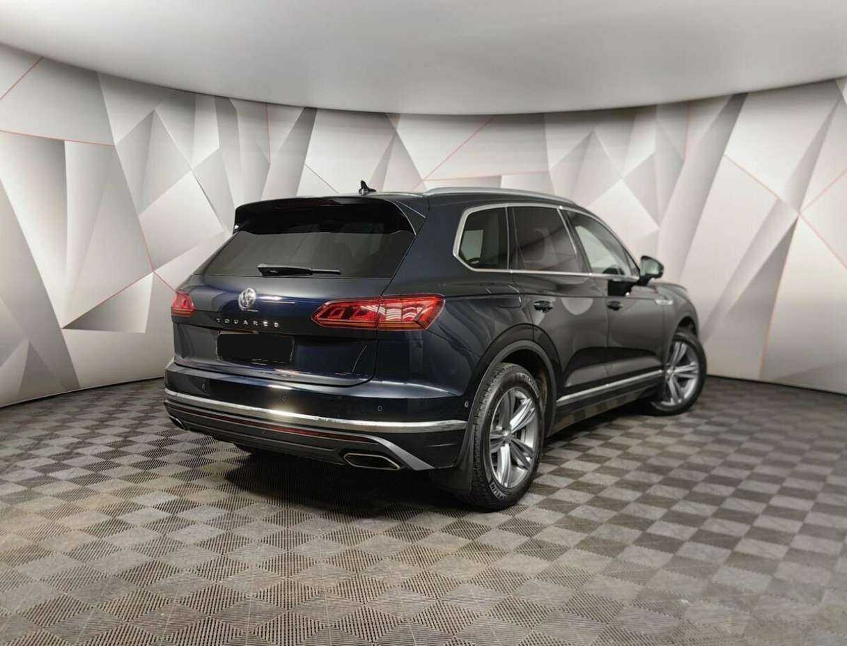 Купить Volkswagen Touareg с пробегом. Фото: #1