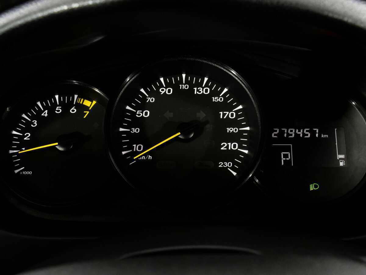 Купить Renault Fluence с пробегом. Фото: #13