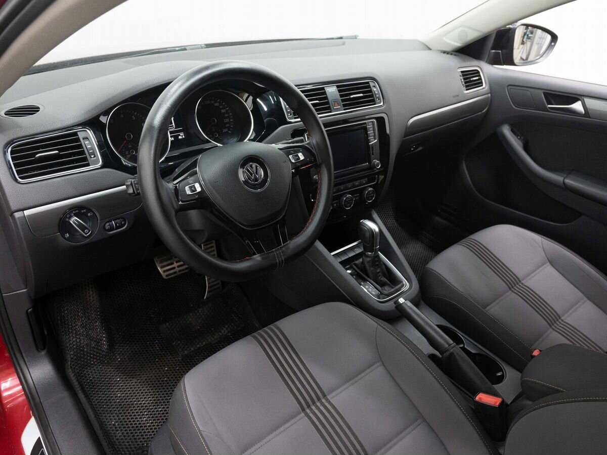 Купить Volkswagen Jetta с пробегом. Фото: #6