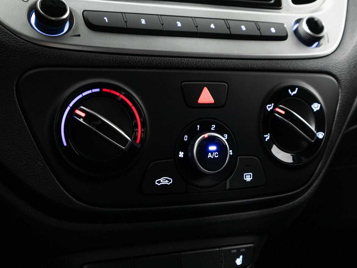 Купить Hyundai Solaris с пробегом. Фото: #15