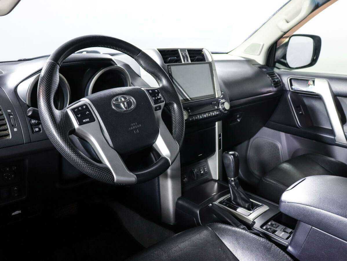 Купить Toyota Land Cruiser Prado с пробегом. Фото: #13
