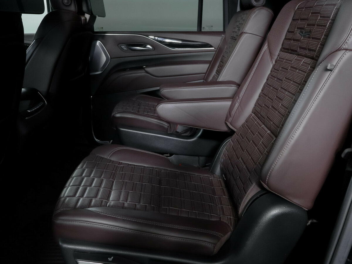 Купить Cadillac Escalade с пробегом. Фото: #9