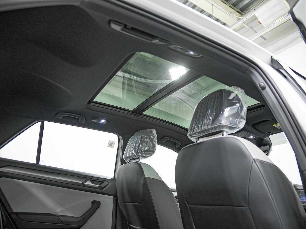 Купить Volkswagen T-Roc с пробегом. Фото: #18