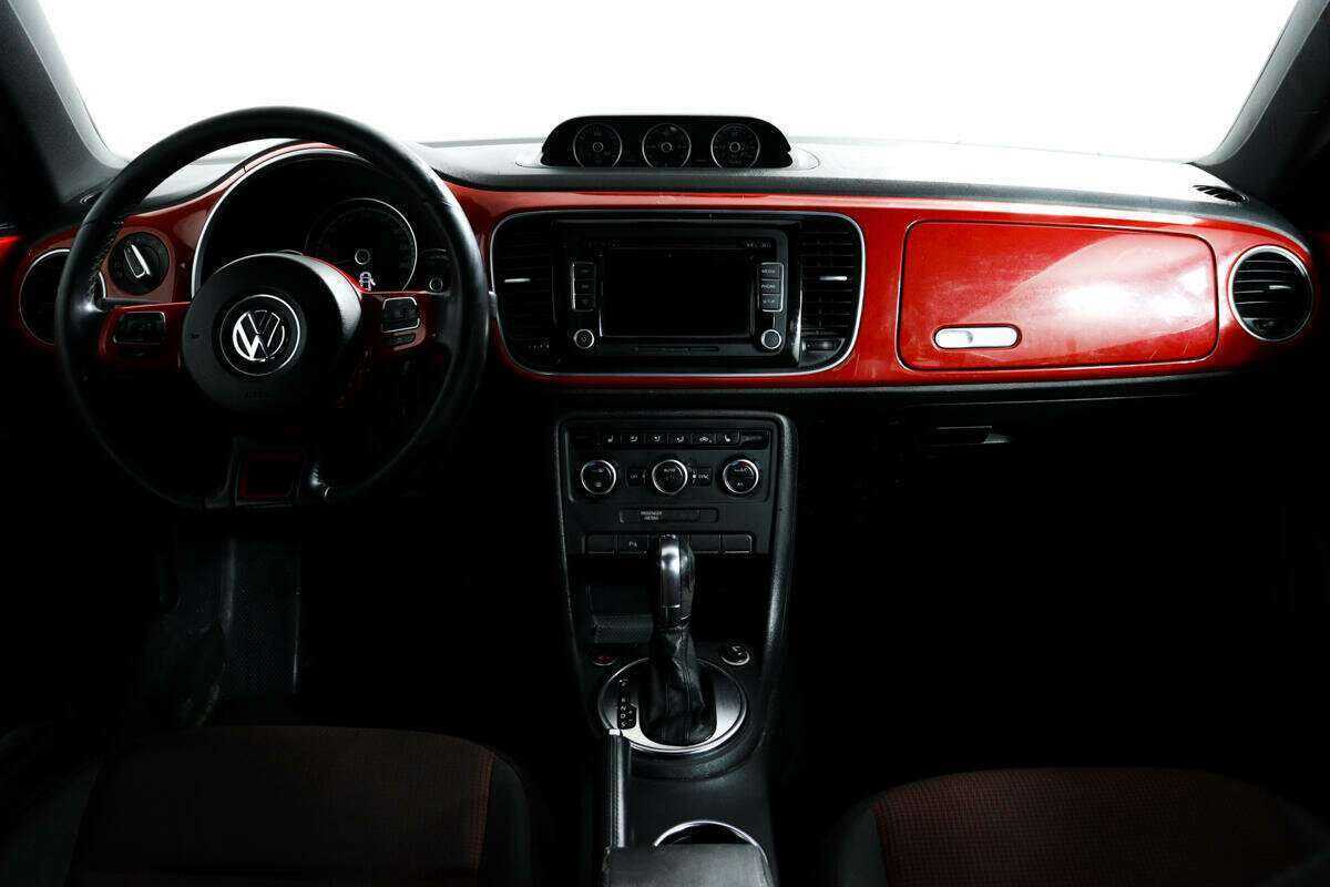 Купить Volkswagen Beetle с пробегом. Фото: #9