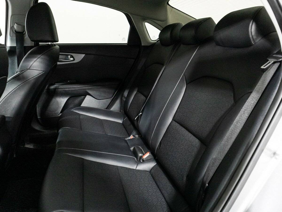 Купить Kia K3 с пробегом. Фото: #9