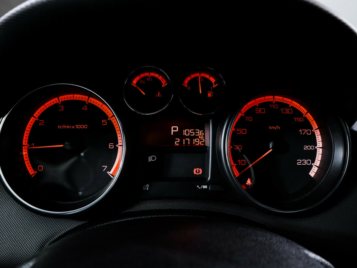 Купить Peugeot 308 с пробегом. Фото: #8