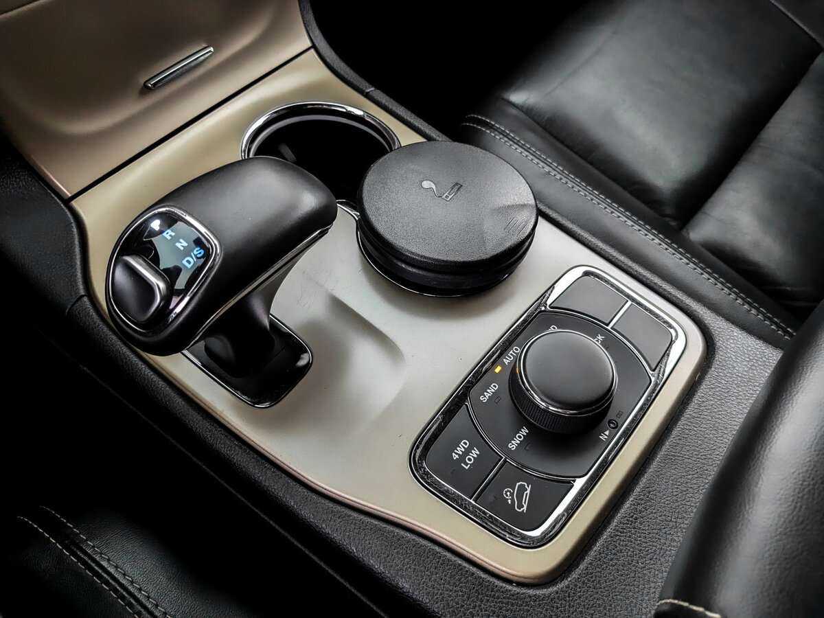 Купить Jeep Grand Cherokee с пробегом. Фото: #23