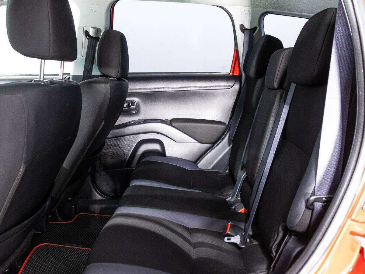 Купить Mitsubishi Outlander с пробегом. Фото: #8