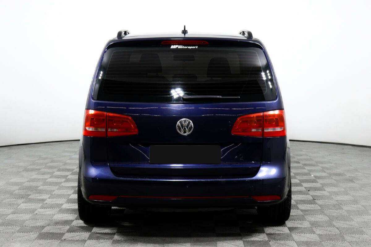 Купить Volkswagen Touran с пробегом. Фото: #5