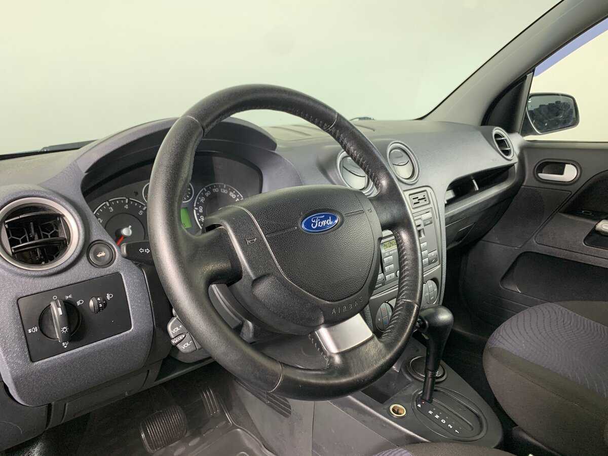 Купить Ford Fusion с пробегом. Фото: #11