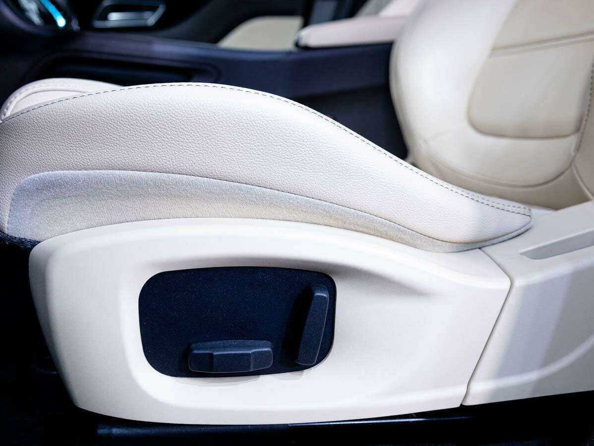 Купить Jaguar F-Pace с пробегом. Фото: #15