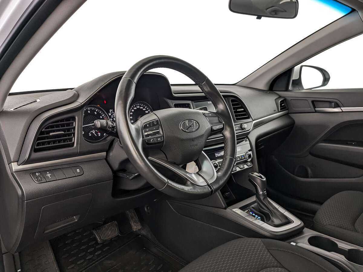 Купить Hyundai Elantra с пробегом. Фото: #14