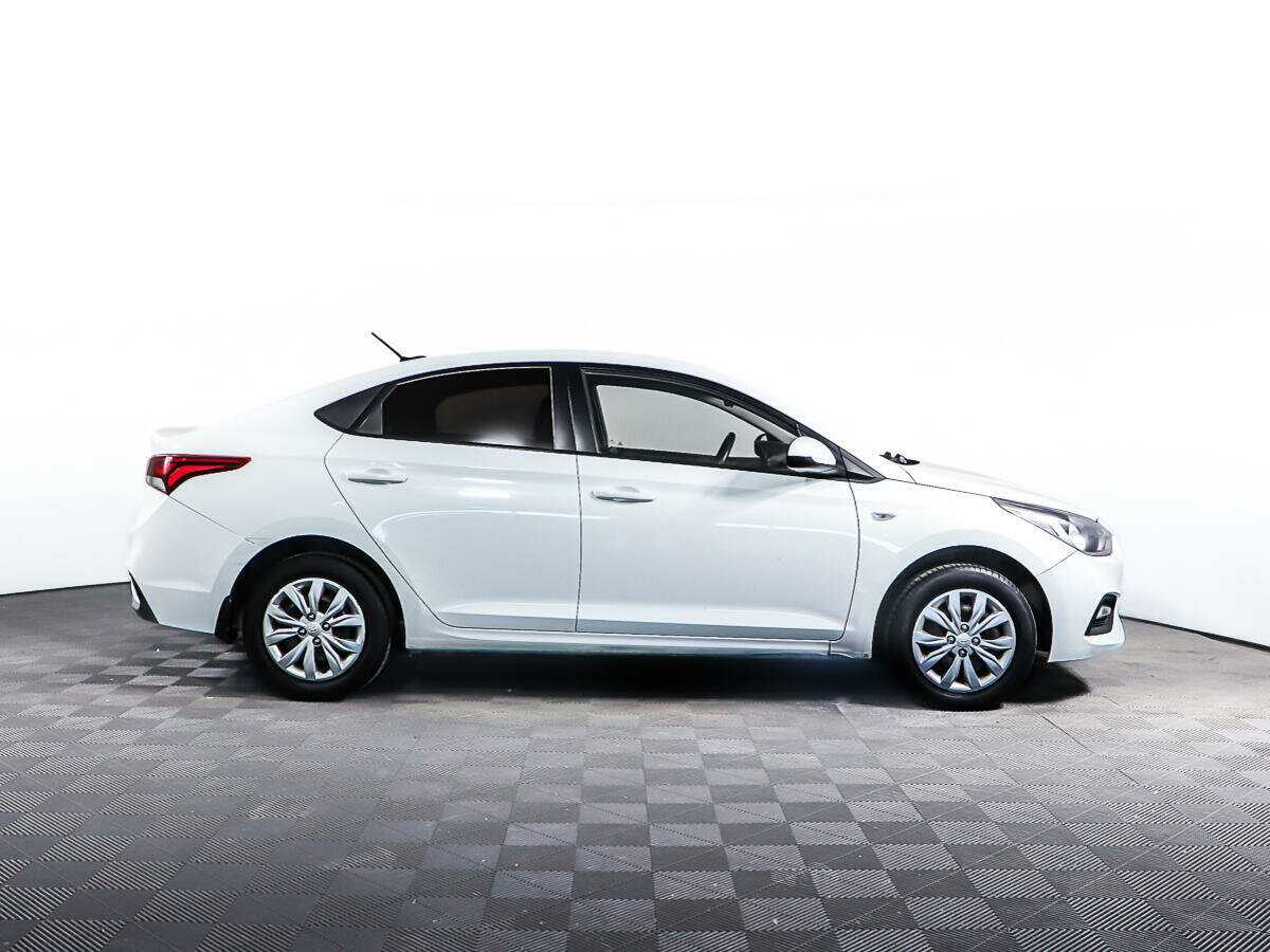 Купить Hyundai Solaris с пробегом. Фото: #3