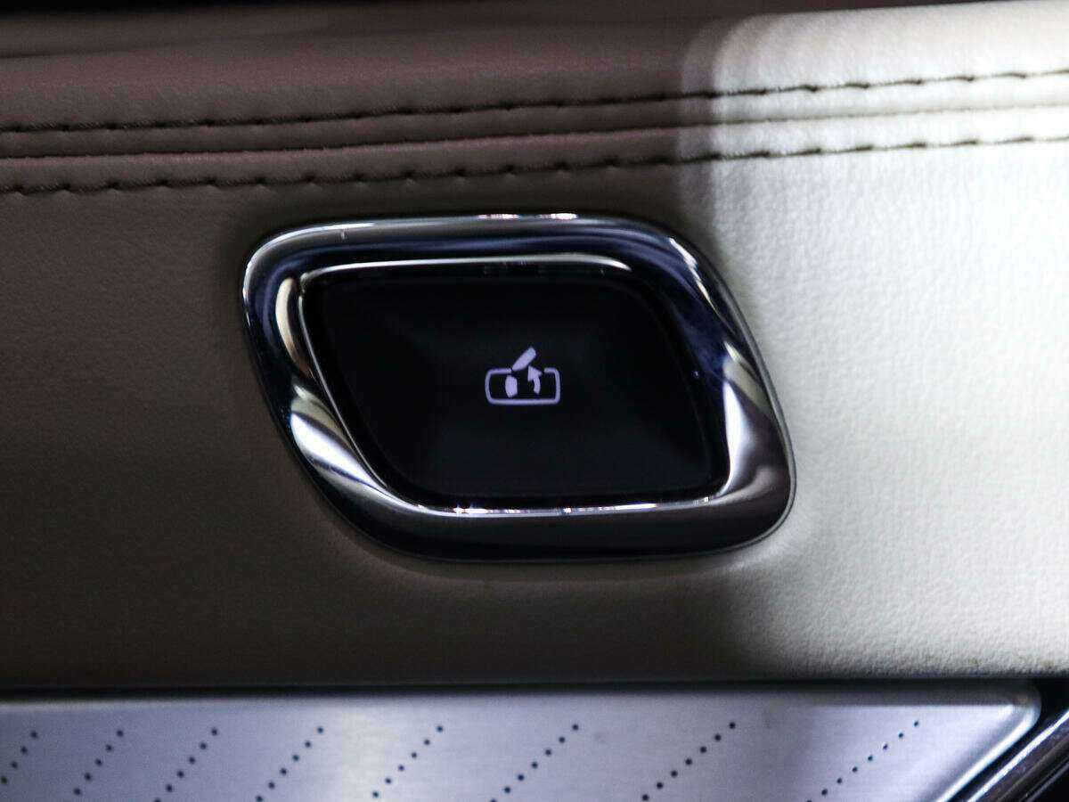 Купить Lincoln Aviator с пробегом. Фото: #27