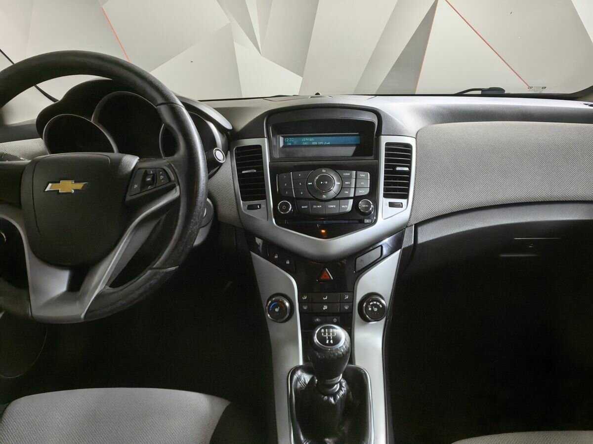 Купить Chevrolet Cruze с пробегом. Фото: #10