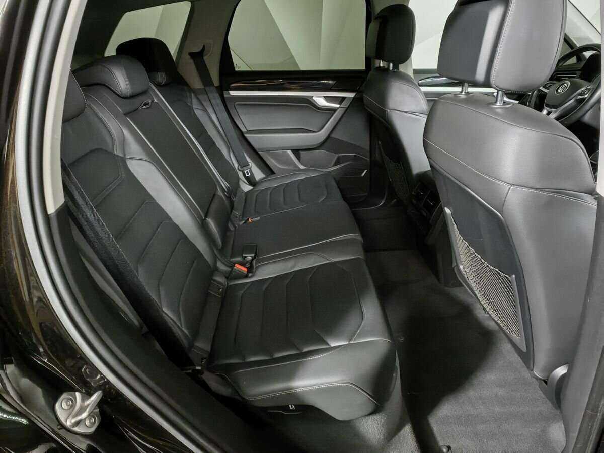 Купить Volkswagen Touareg с пробегом. Фото: #11