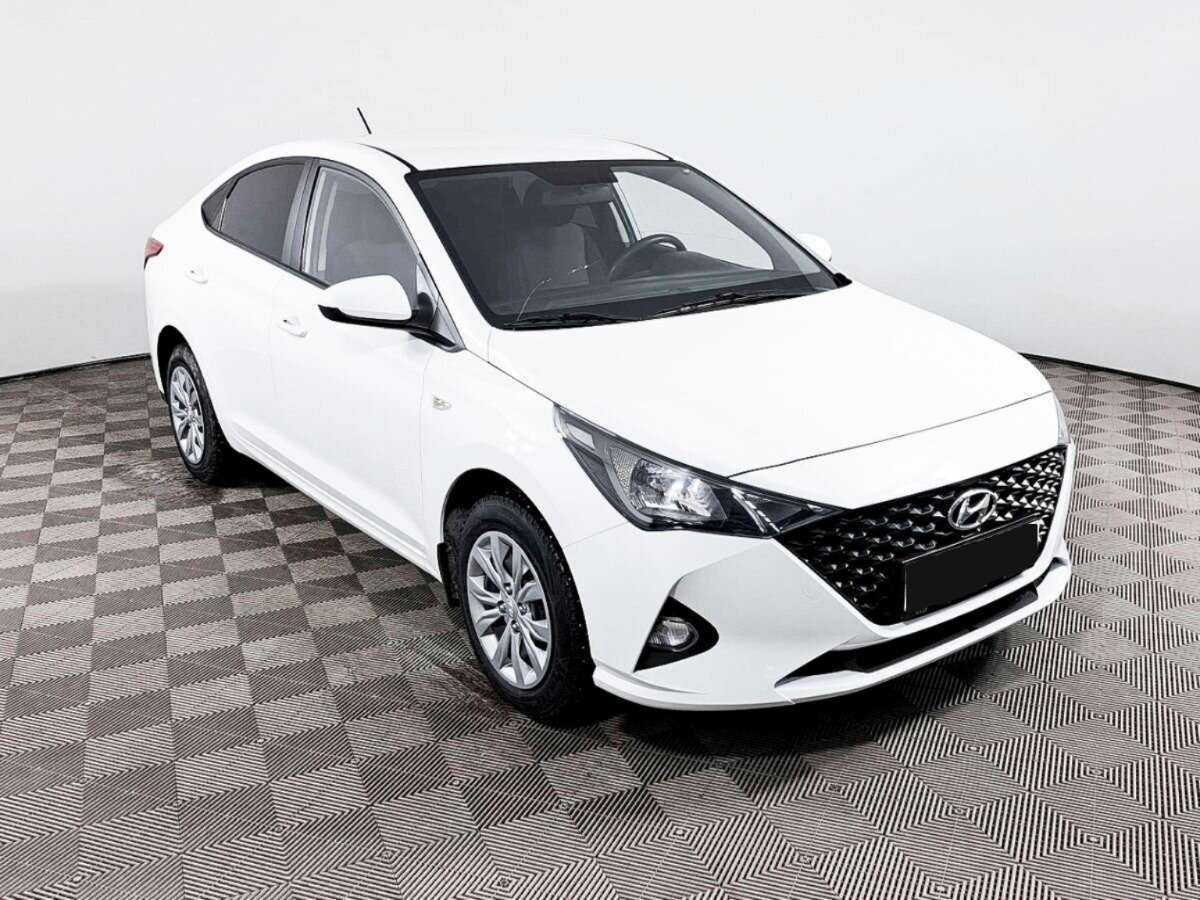 Купить Hyundai Solaris с пробегом. Фото: #2