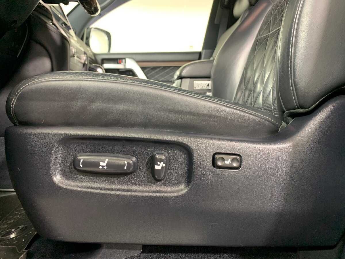 Купить Toyota Land Cruiser с пробегом. Фото: #16