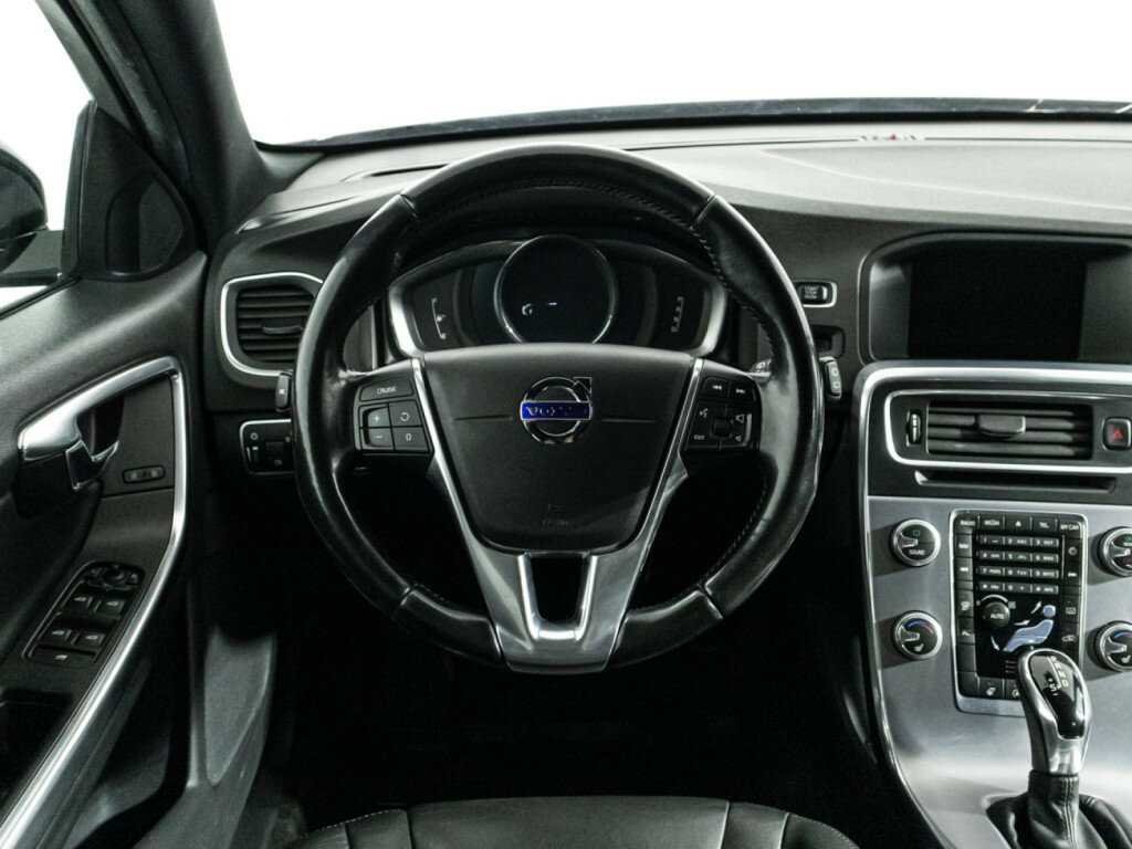 Купить Volvo V60 Cross Country с пробегом. Фото: #17