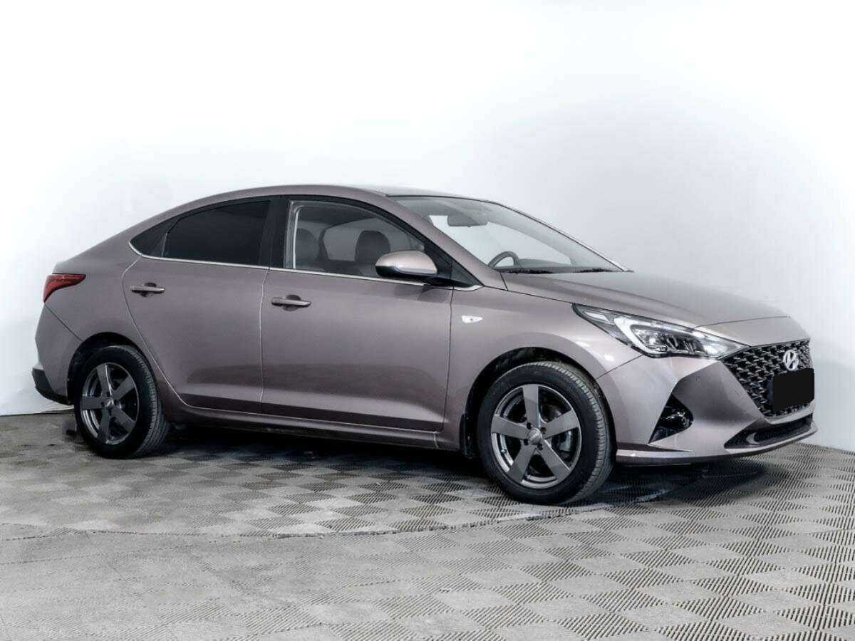 Купить Hyundai Solaris с пробегом. Фото: #2