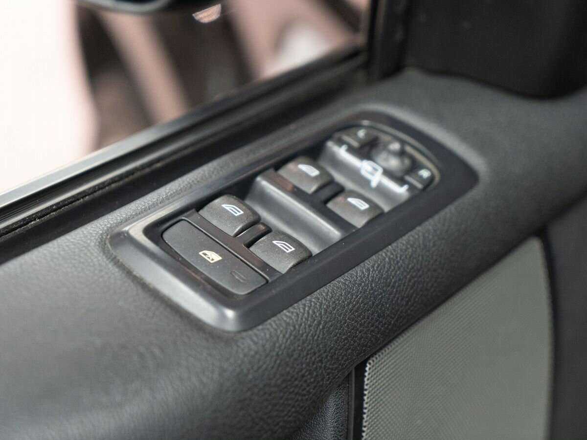 Купить Land Rover Discovery с пробегом. Фото: #17